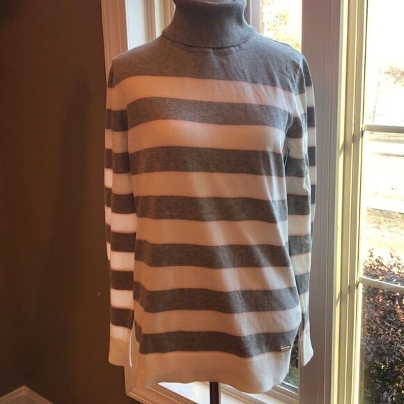 Tommy Hillfiger Turtleneck Size Medium Longsleeve - Picture 1 of 7